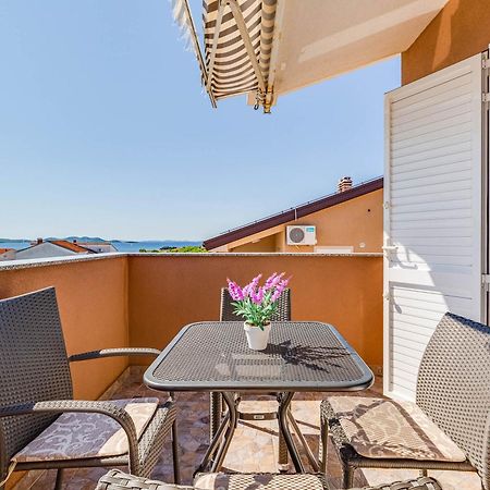 Apartmani Pocrnic Pakoštane Exteriör bild