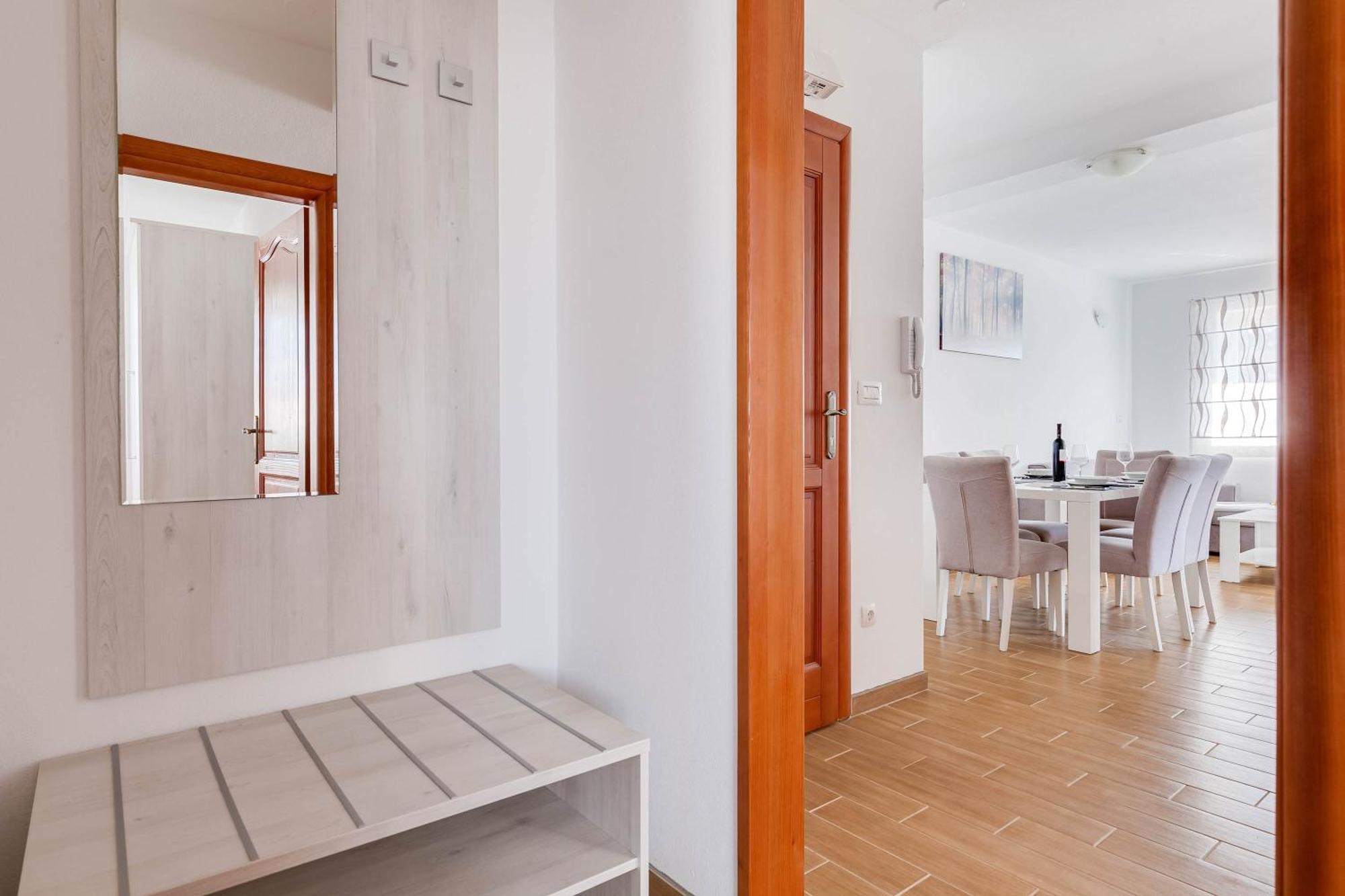Apartmani Pocrnic Pakoštane Exteriör bild