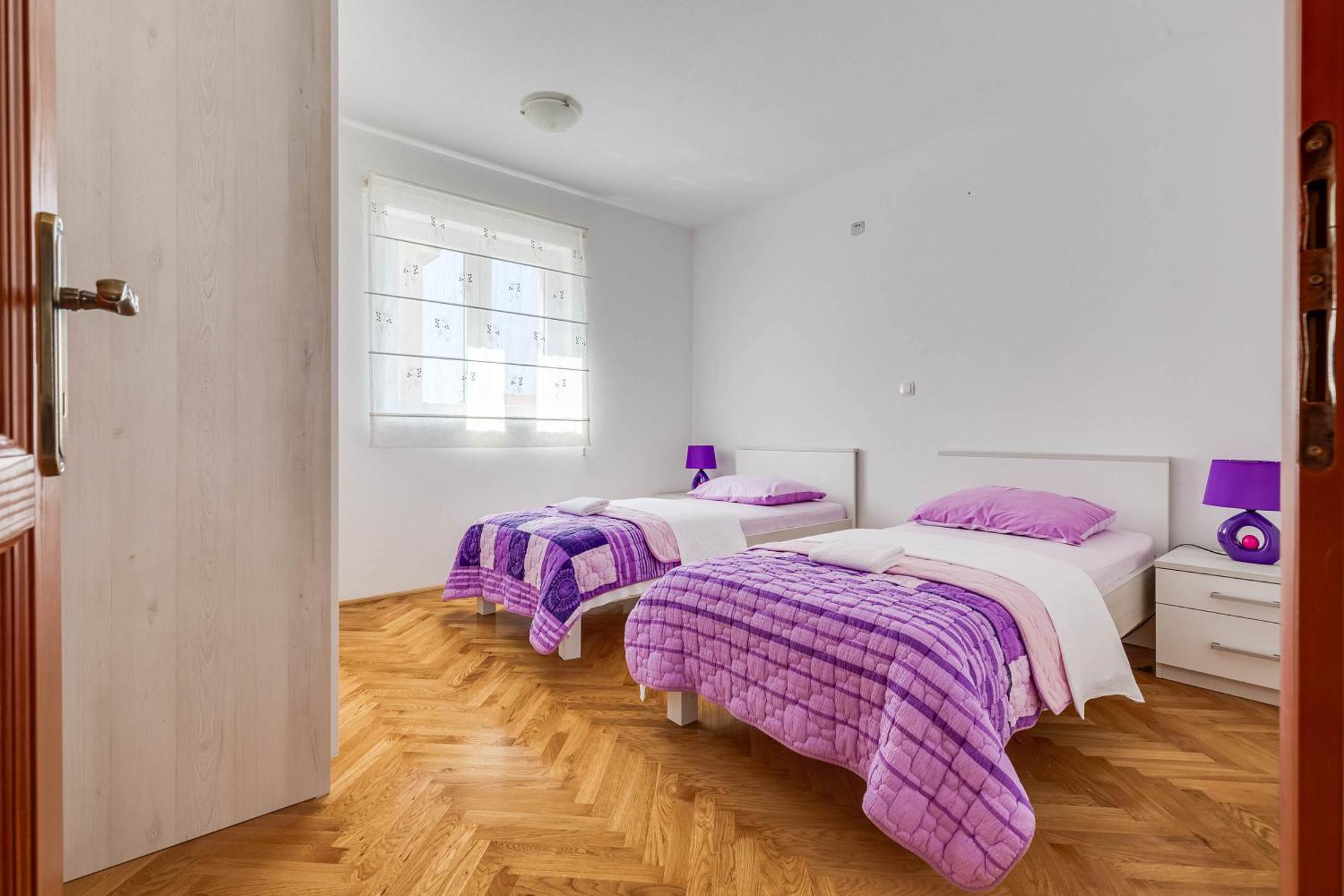 Apartmani Pocrnic Pakoštane Exteriör bild