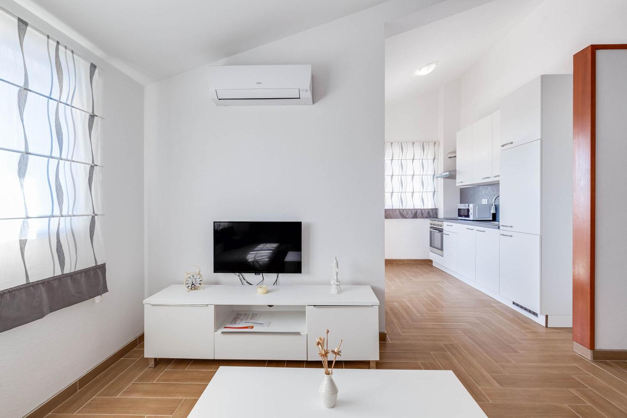 Apartmani Pocrnic Pakoštane Exteriör bild