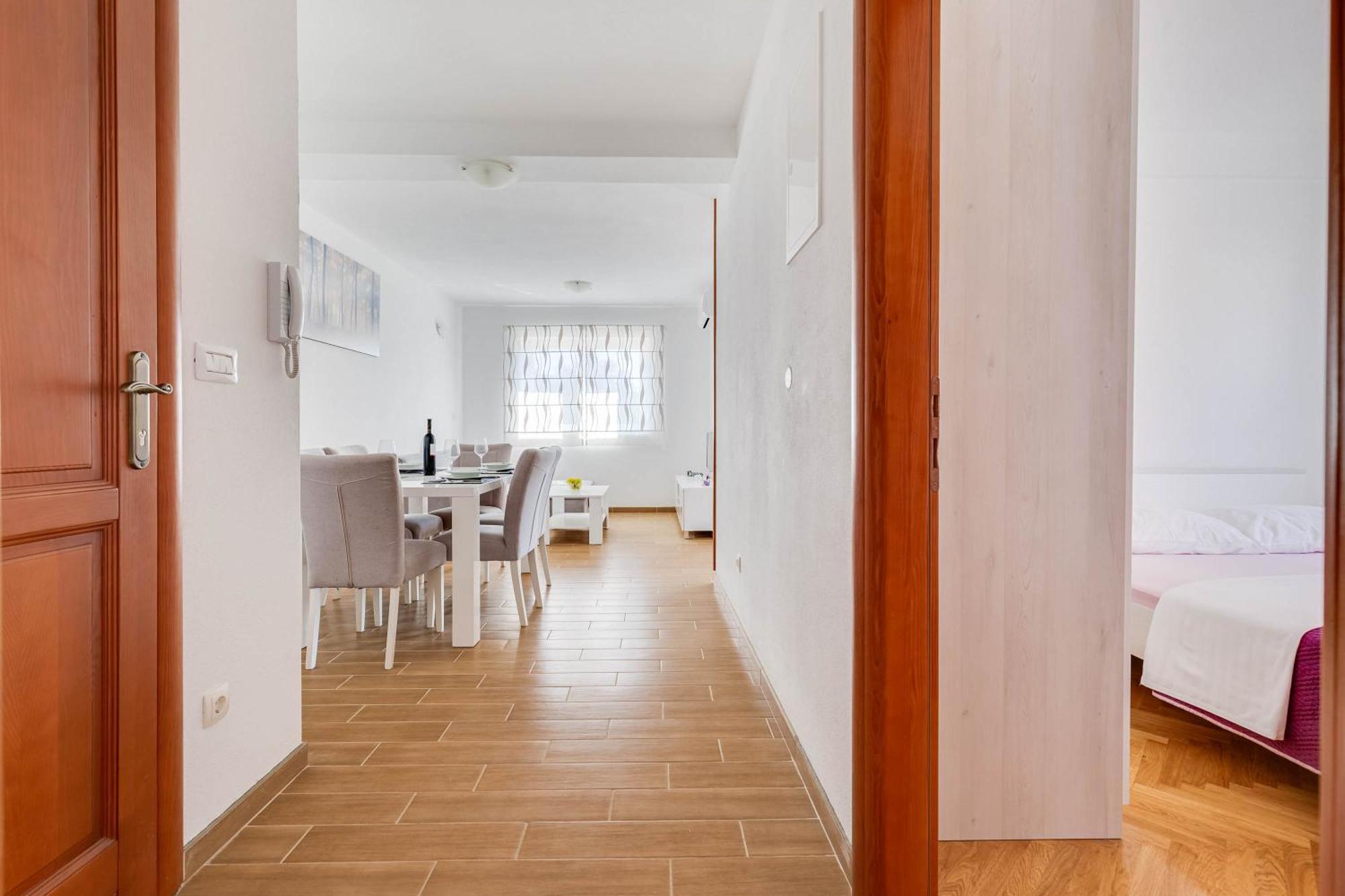 Apartmani Pocrnic Pakoštane Exteriör bild